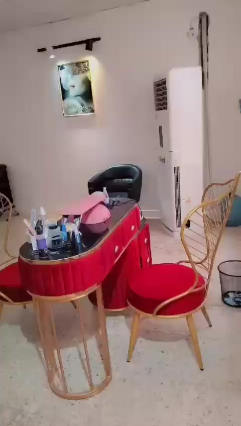 بغداد _ منطقه دوره _ شارع صحه _ بنص شارع
ثاني مركز 
سعر 18 مليون وقابل للتفاوض
***********
