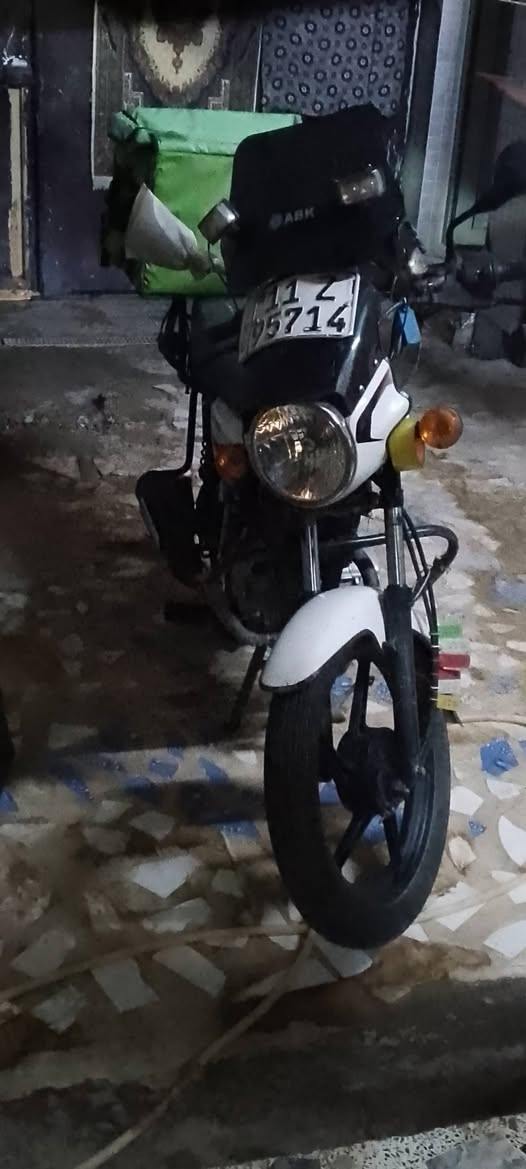 سلام عليكم عندي بوكسر كلاسك اخت الزيرو برغي ما مفتوح بيها مكينه خير من الله تجي  ونشوف بعينك مرقمه بغداد تحويل ثاني يوم موديل 23 رقم بغداد العنوان الرشاد فلكت حي النصر سعر 2مليون رقمي ***********
