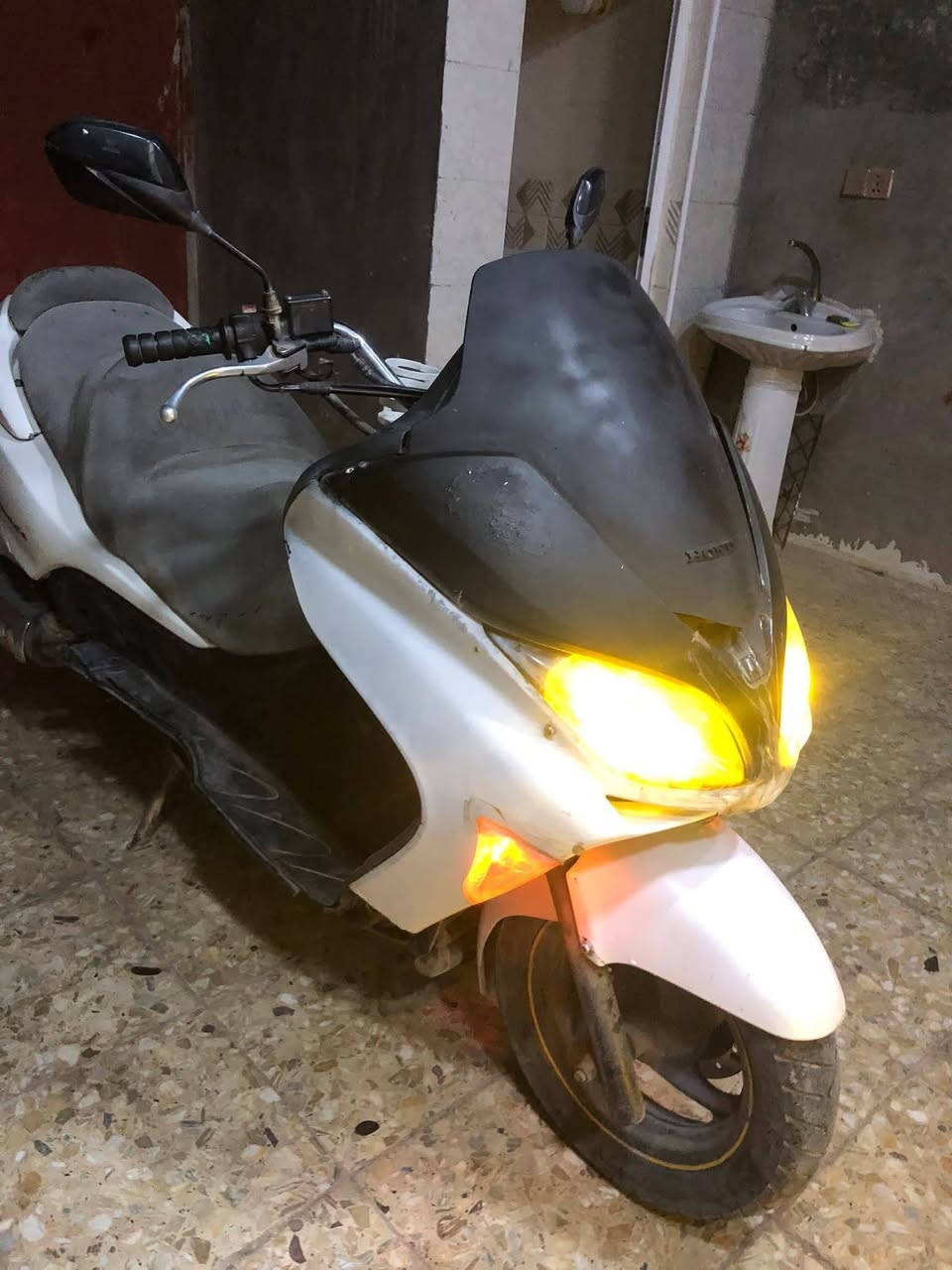 السلام عليكم فورزة 08 للبيع كوم حديد ابيع طافية الدراجة متروكة سعرها ٢٥٠ مكاني بغداد الشعب 
  للاستفسار الاتصال ***********
