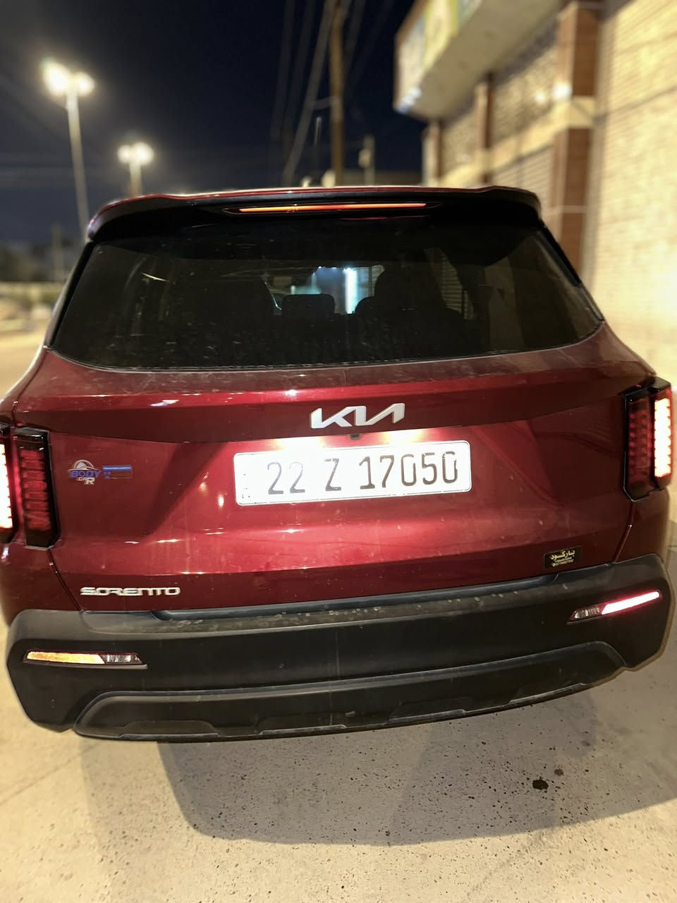 سورنتو 2023امريكي لون ماروني 
حادثه بنيد ودعاميه 
المحرك الأساسي: 2.5 لتر، 4 سلندر، يولد حوالي 194 حصان وعزم دوران 251 نيوتن متر ).🔥
ناقل الحركة: أوتوماتيكي 8 سرعات💥.

وضعيات القيادة: عادي، رياضي، إيكو (Eco). ⚡️
المقاعد: 3 صفوف تتسع لـ 7 ركاب، ⭐️
.: شاشة لمس (8 أو 10.25 بوصة)،.
مرقمه أربيل دخول جديد

 رقم شاصي وحادثه 5XYRG4LC5PG241489

الاستفسار الاتصال ***********
