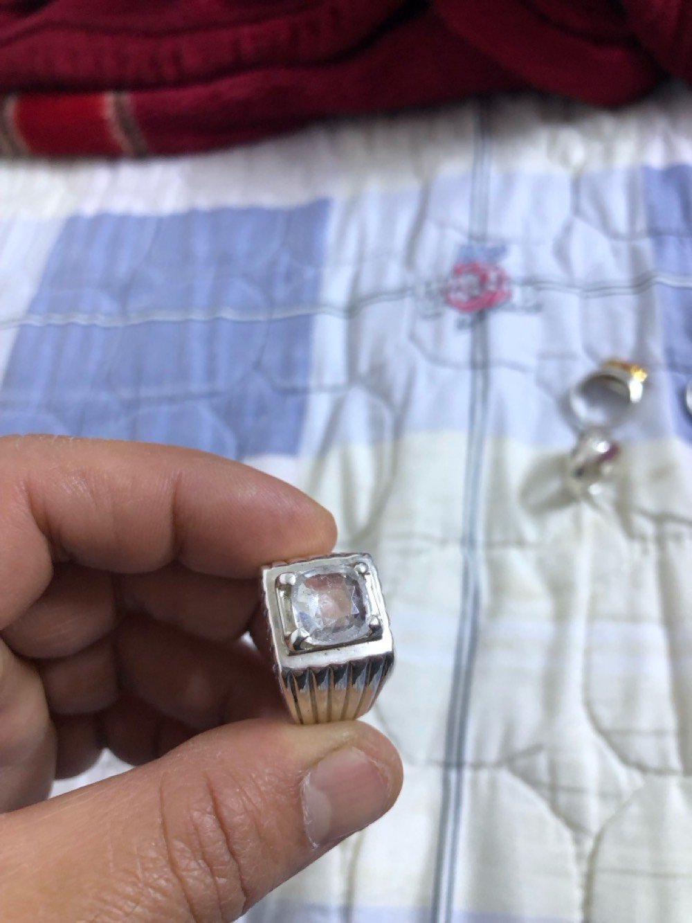 خواتم مختلف الصياغات والاحجار كلها اصليه والفضه عيار ٩٥٠
جمشت/ اوبال /زمرد/ ياقوت/ اكوامارين/ زفير/ توباز/ مرجان/ عقيق اسود