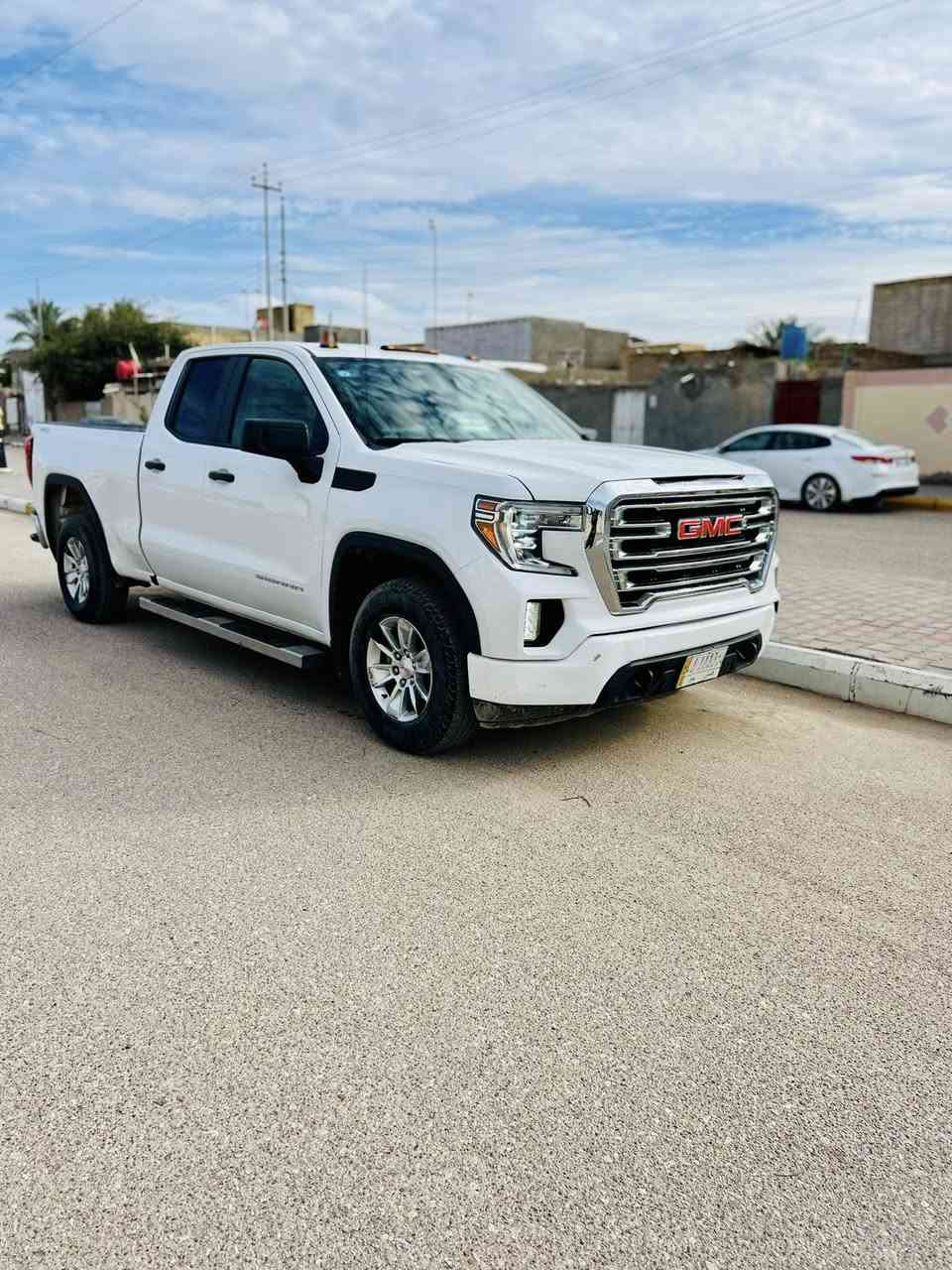 السلام عليكم
جمسي سيرا موديل 21 سيارة جاهزة ونضيفة
ماشيه 107 الف كيلو
العنوان سماوة سعرهة 250وبي مجال
رقم الموبايل ***********
