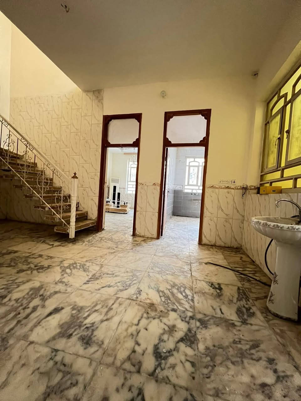 🏠دار للأيجـــــــــار فـٓـــي حــــــي الطيـــــــارة
قـــــــرب تقاطـــــــــع الثــــــــورة 
_________________
المساحــــــة // 160م
الواجهـــــــــة // 8م
النـــــــــــــــزال // 20م
_________________

🧱🏗️ #البنــــــــــــــاء
 غرفـــــــــــة وصالـــــــــة وهـــــــــول ومطبـــــــــخ ومجمــــــــــع صحيــــــــــات وگـــــــــــراج وحديقــــــــــة ...
_________________
____________💲
للأستفســـــــار عــــــن السعــــــــر يرجــى الاتصـــــال
____________💲
_________________
#مكتـــــب
       🪐 الخــــارطــــة العقـــــاريــــة 🪐
#الكائـــــــــن
   فـــي ⇩ حـي_الطيـاره_شـارع_25_الـرئيســي_قــرب
_المــــدرس_حسيـــن_طيــــاره
0️⃣7️⃣8️⃣2️⃣5️⃣2️⃣1️⃣2️⃣5️⃣6️⃣5️⃣📲
___________________________________
_____________________________________________
