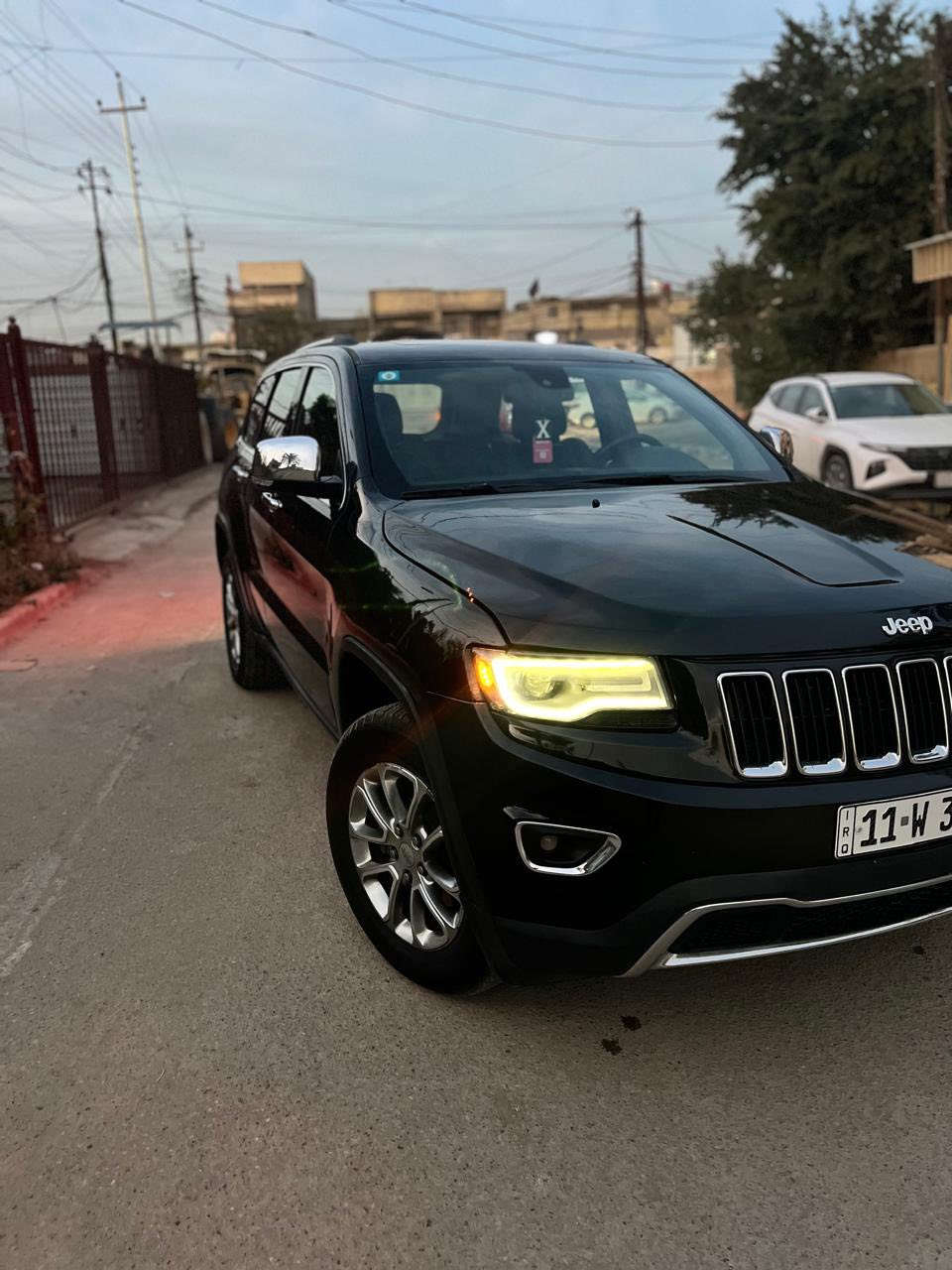 للبيع فقط بدون مراوس
جيب 2015 
وارد امريكي فول السياره 
بيها 3قطع صبغ فقط 
للاستفسار 
***********
