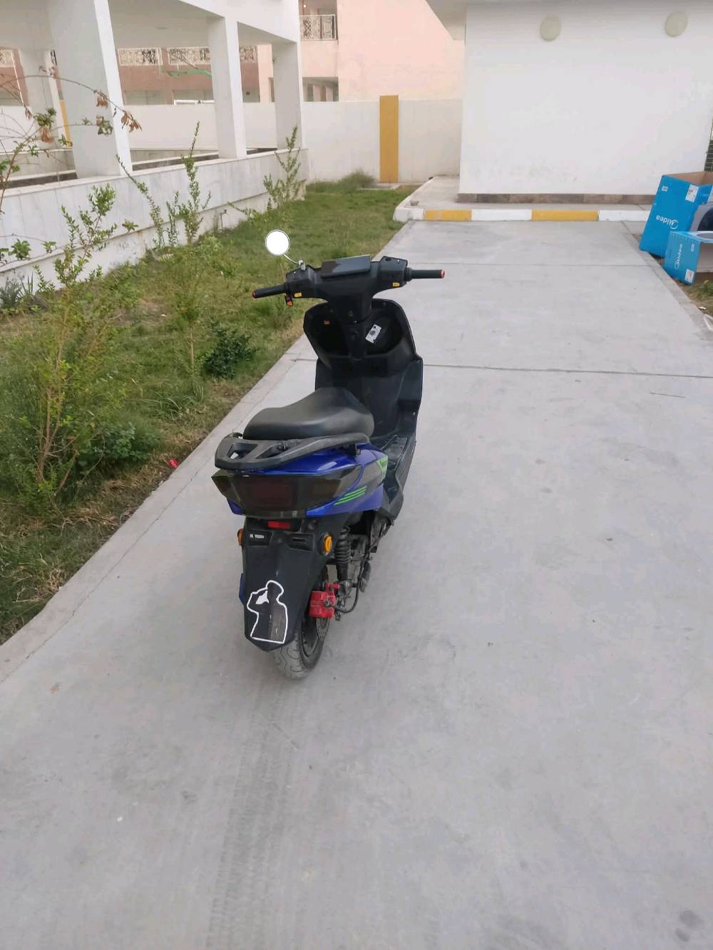 دراجه شحن حلوه ونضيفه 5باتريات
دراجه ما متعوبه
العنوان  حي صدر ثالث قرب مخبز ريحانة بغداد 