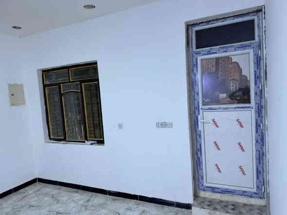 السلام عليكم بيت 130 متر بغداد  العامل الجنايات قريب فران السجاد شارع اسواق فادي الاستفسار اتصال ع رقم ***********
