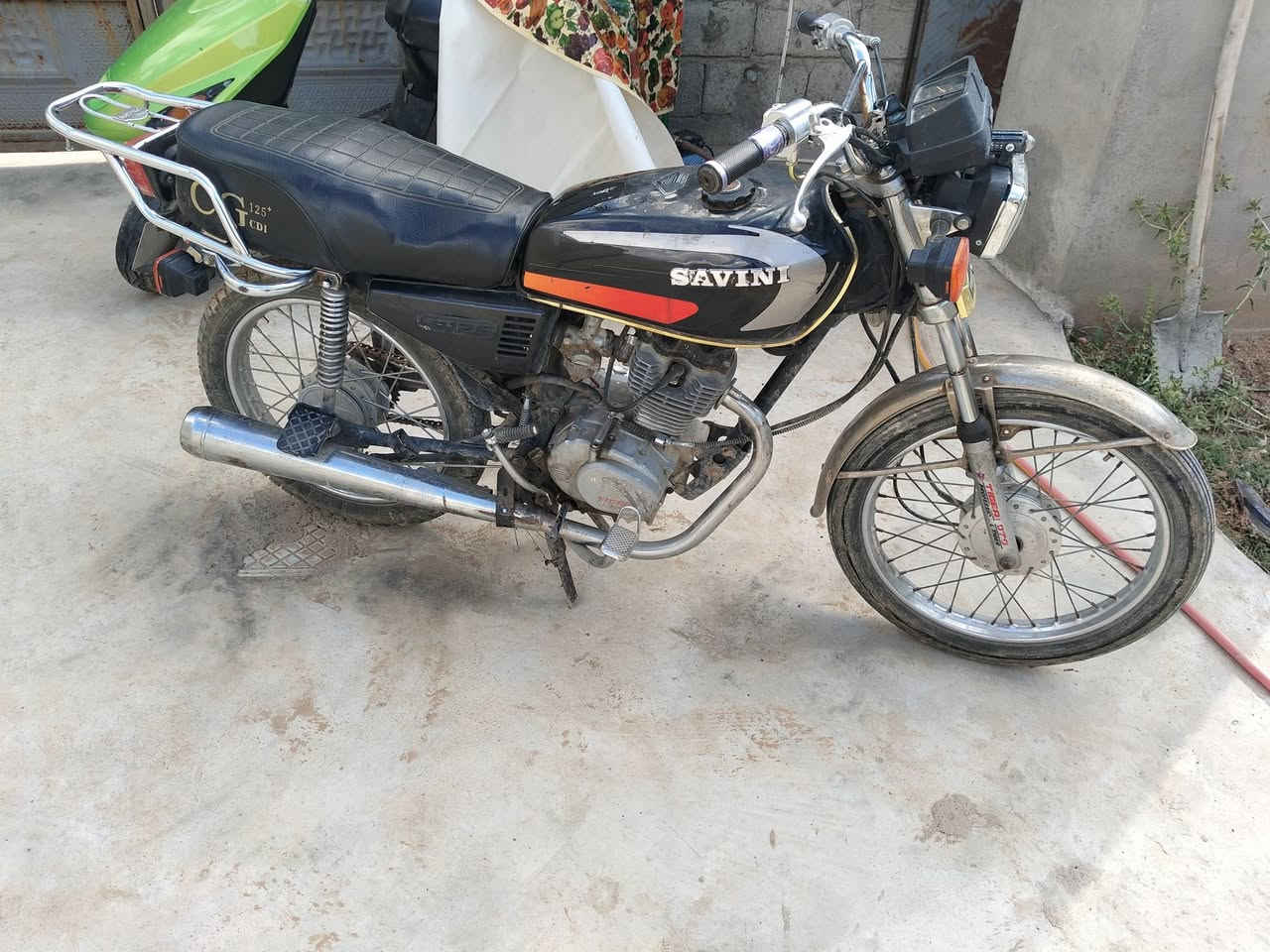 للبيع ماطور موديل 19 سعر 275 وبيها مجال رقم ***********
