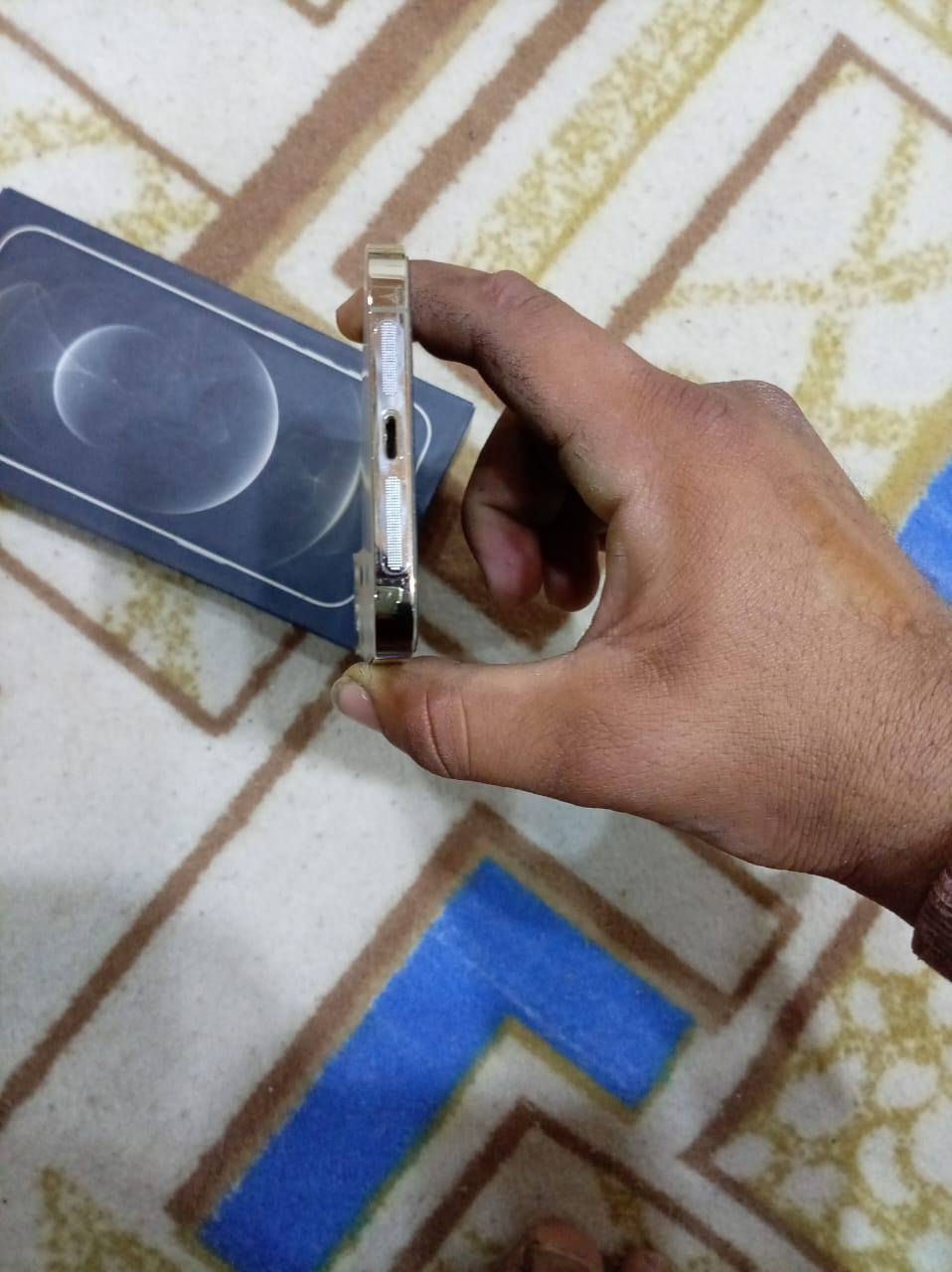 السلام عليكم ايفون12برو ماكس بطاريه 89ذاكره256نضافه 100 السعر 500وبي مجال نموذج M عنوان النجف  ***********
