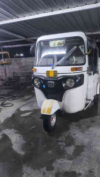 سلام عليكم اخوان تكتك موديل 22 شهر 9 رقم و سنويه تكتك جاهزه من كلشي تخم تاير دوشمه جادر جديد كلشي بيه جديد مكينه خرسه فقط بيه تعمير دوس ولباقي كله نضيف تحويل ثاني يوم مكاني مدينه  
الاستفسار ‭٠٧٧٥ ١١٥ ٣٦٠٢‬
