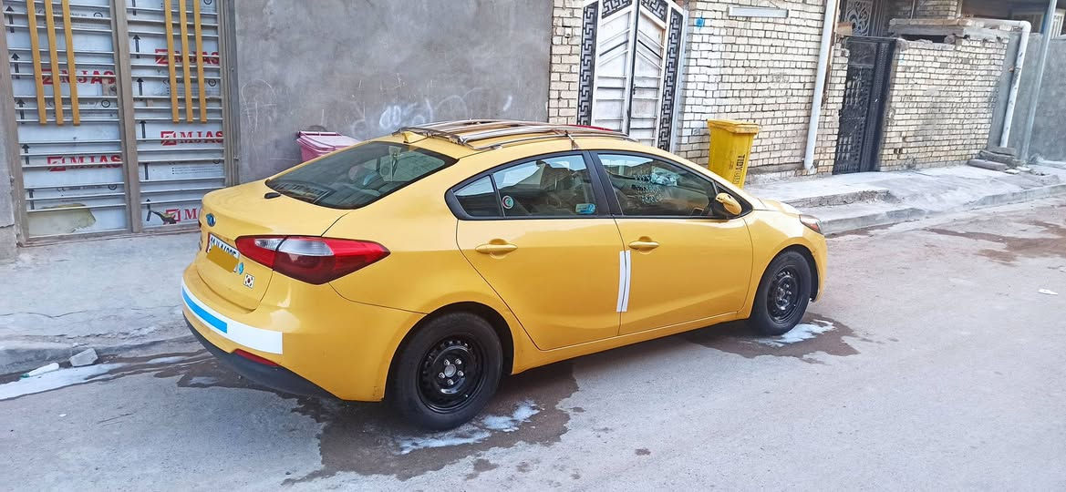 السلام عليكم فورتي 2016حادثها بابين جهة السائق سطحي بدون دواخل والباقي كفاله عامه  محرك2000دوش محرك ما مفتوح ولا كير مفتوح شرط سونار السياره بيها سونار السياره جديده بمعنا الكلمه نفس الصور وبعد احلى من الصور 
120وبيها مجال 
***********
مكاني بغداد
