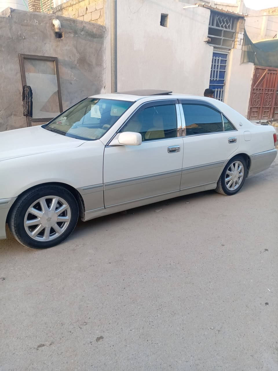 سلام عليكم سياره جنون فول ٣ رقم كركوك مكلف بنشر رقم صاحب سياره ***********
