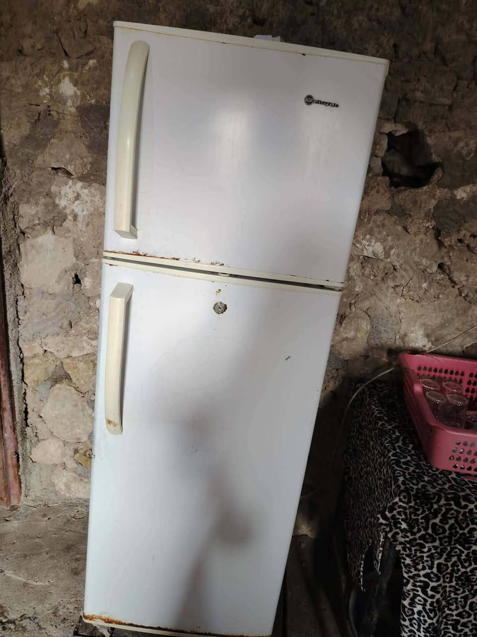 ثلاجه للبيع 85
عنوان موصل جانب الايسر


**إذا كنت صاحب هذا الإعلان وتريد حذفه لأي سبب، رجاءا أرسل رسالة إلى الدعم الفني**