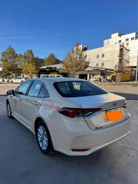 کرولا ٢٠٢٤ شەریکە جیهان 
مەکینە ١.٨ بنزین  
١٠ پارچە لەسەر ساغی کرایتە تەکسی بێ لێدران نوقتەی نیە 
١٥،٠٠٠ رۆشتیە 
رەقەم و لەزگە و هەزەو فەحس هەمووی نوێیە 
سعر ٢٠٦ وەرەقە و مجال 
*********** شقلاوة
