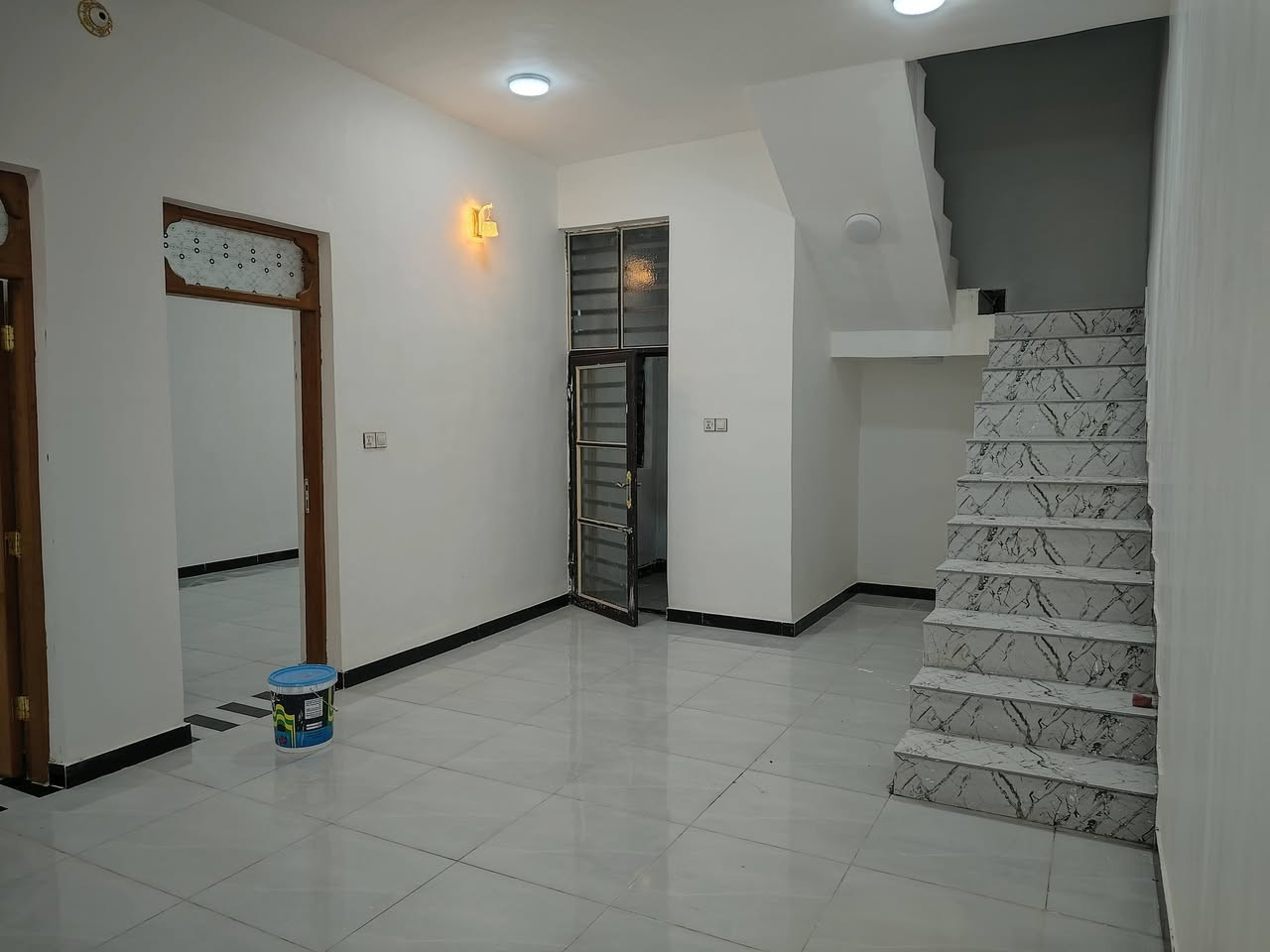 بيت للبيع مساحه ١٧٠ متر
عقد زراعي. عمود ١٣٠ شارع كربله جهة ياحسين
رقم صاحب البيت ***********
