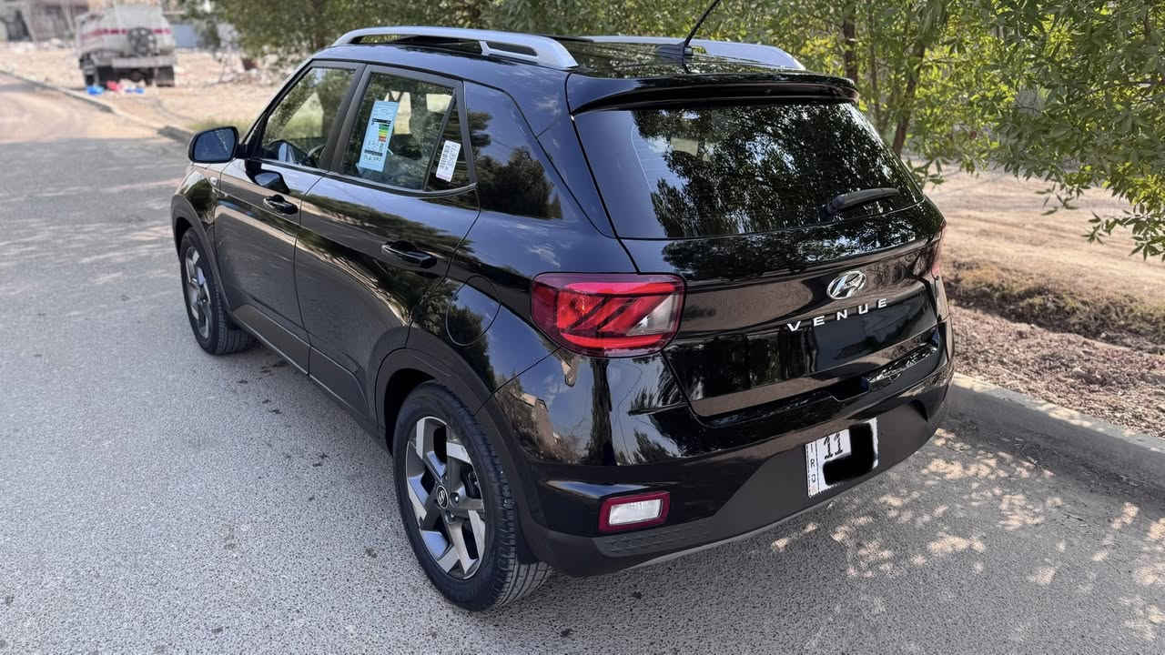 السلام عليكم
للبيع هونداي فينيو 2023
لون اسود
رقم بغداد 
محرك 1600
حادثها ربع البنيد تصليح فقط نفسه بدون فتح
السيارة جاهزة وكلش جديدة
مواصفات فول فقط بدون البصمه
فتحة 
شاشه جبيره
تدعم كار بلي
تحكمات ستيرن جهتين
3 انضمه قياده
رادار امامي و جانبي وقوف ذاتي
كشنات لونين اسود وبيجي
مكانها بغداد البياع حي الرسالة
السعر 147$ و بيها مجال
للاستفسار وتسأب / ***********
