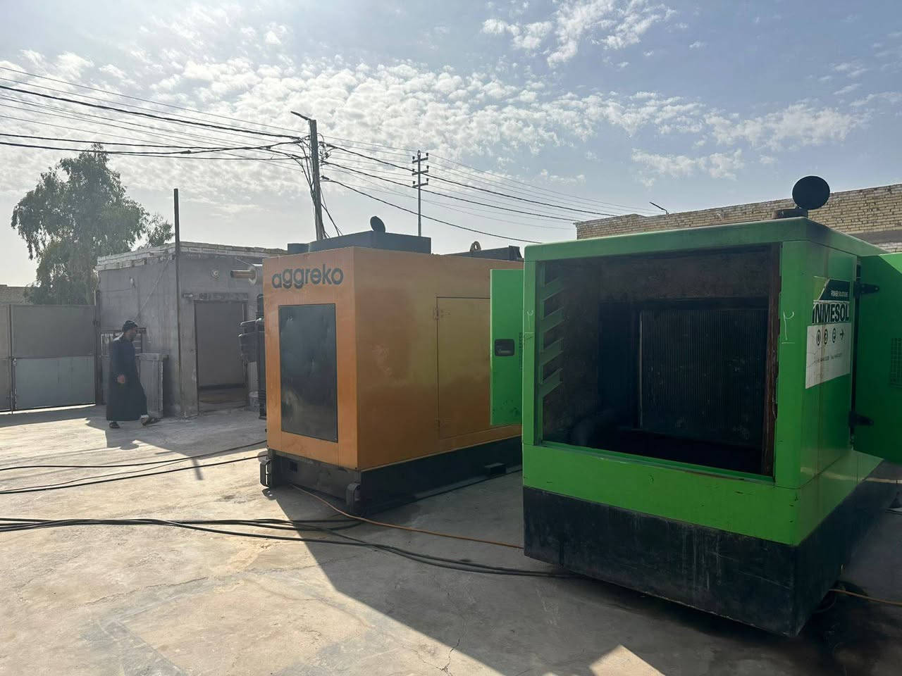 موقع للبيع حمل ١٢٠٠ وقابله للزيادة حصتها ٤٠٠ كيفي المكان ويها ٢٦٠ متر موقع جاهز فول اوتو  مكان الموقع نجف قرب المطحنه للسفسار اكثر الاتصال  ***********
