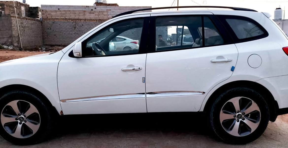 لببيع سنتافي 2012 رقم نجف دولي باسمي سنوية لل29 مداور ثاني يوم محرك 4سلندر سيارة كفالة فقط بارد وكرت صغير باب سايق تبريد تدفئة كهربائيات محرك كير كلة شرط سعر 152$وبية مجال للاتصال واتساب موجود 
***********
