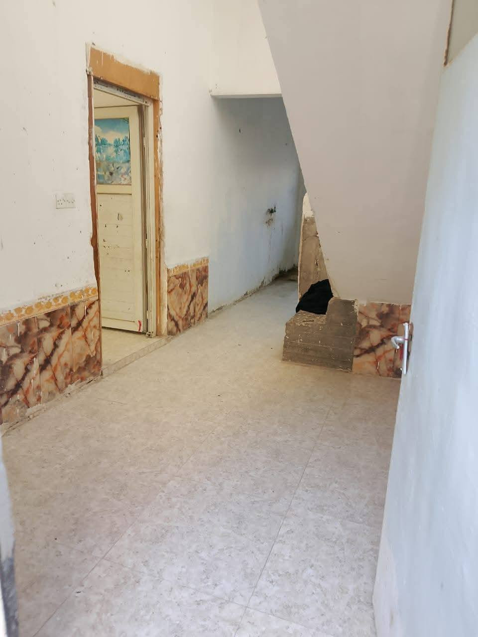 سلام عليكم  بيت للبيع 100 متر  سند 17  البيت صب كونكريت بيت كلش نضيف
العنوان  الشبانات قرب المحطة 
السعر 31  وبي مجال  للاستفسار  *********** خوتي بدون خاص رجأن
