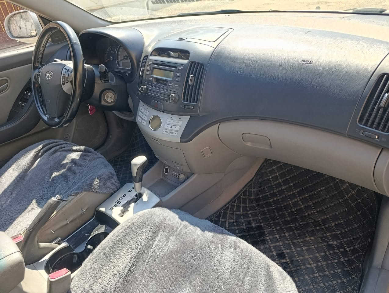 ئاڤانتی سلڤەر بڕاوە
هۆندا ئاڤانتی 2007
230هەزار ڕۆشتووە
براوەیە ...پشتی حاسەیە....... جوانە و خایسی نیە 
مەکینە ١٦ ی دکشن بەرزە 
دکشنی بیلادی بۆ داندراوەتەوە.
بەس سڵایت نییە 
کوشن هیتەر کوشن جڵدە
سوکان ڤۆلێۆم 
هەشت پەڕەشوتە 
ئاوێنە شەفت 
بیلاد دەسک نیکل
سەیارەکە مەسروف کراوە
سەقفی بەشەرت بێ بۆیاخ 
تەبرید سارد بەشەرت  
گیر و مەکینە بەشەرت
کارەبای بەشەرت  
ABS
جامی پێش و دوای هەلگیراوە
تەقە و ڕەقەی بەشەر کامل مەسرەف کراوە 
شوێن ...ڕانیە 
***********

***********
