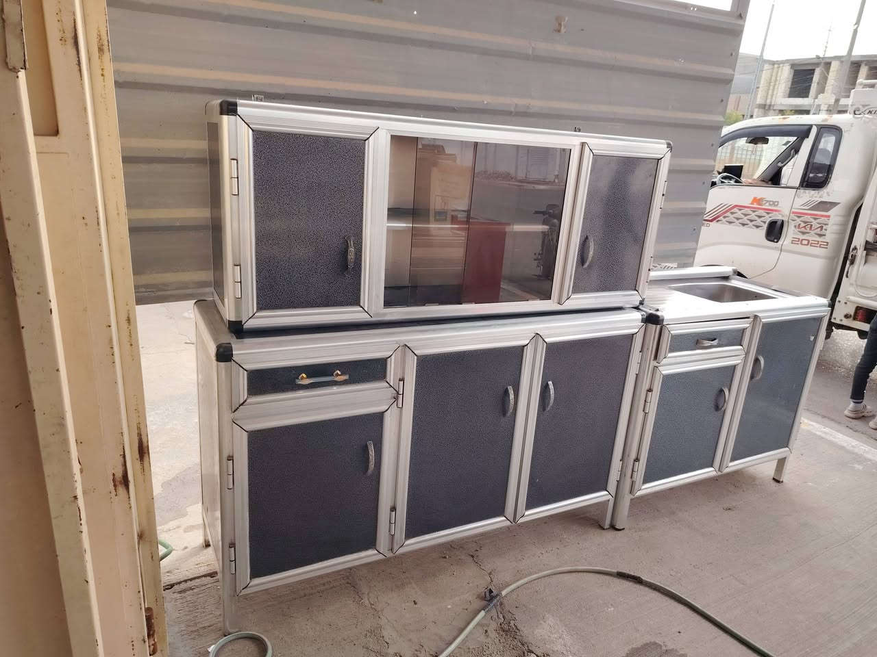 كاونتر المنيوم ٣ قطع سعودي كلش نضيف حطاطه سعر ٢٣٠ الف العنوان الفلوجة حي المعلمين قرب جامع سعد *********** ***********
