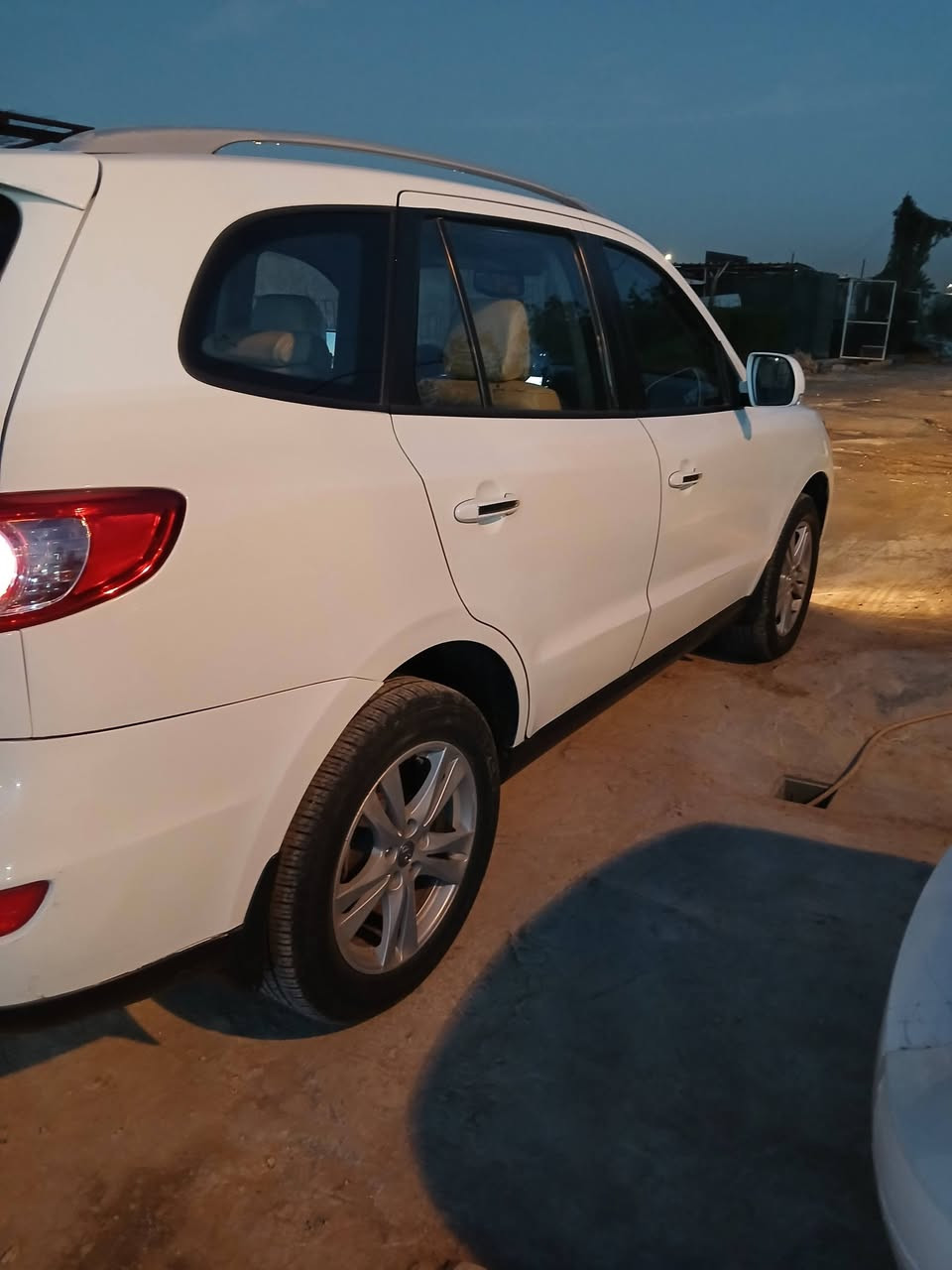 سيارة سنتافية للبيع جاهزة محرك ٦ جديدة بمعنى الكلمة اتصال ***********
