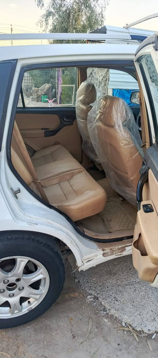 السلام عليكم سيارة شيري اتيكو موديل ٢٠١٣ سيارة فول مواصفات وما بي صبغ بس شبر سقف سلايت  جاماات شفط سنويه لل٢٧ وبأسمي والسيارة غنيه عن التعريف مثل ما واضح بالصور السعر ٧٠ وبي بسيط 
***********
