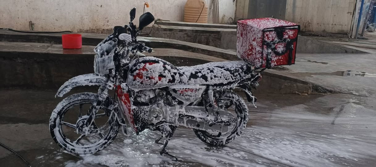 بوكسر للبيع 
بوكسر 2019 داخله ب 20  دراجه مال شغل اوراق كامله  وسويلك مكاتبه وتكفر كلش مكمركه الدراجه يعني جاهزه وياها خوذه وصظدوك وستان.    السعر 900   مكاني بغداد سبع قصور   *********** وتساب
