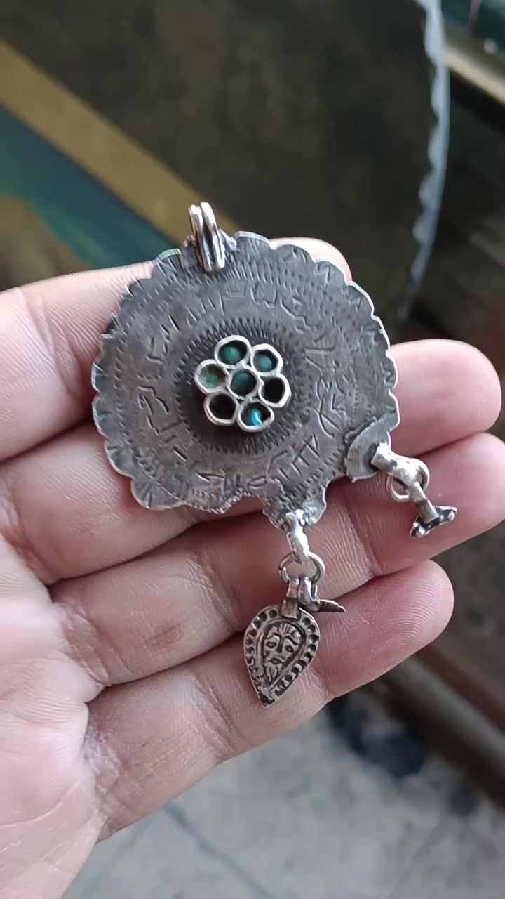 تحف وانتيكات ونوادر توصيل موجود


**إذا كنت صاحب هذا الإعلان وتريد حذفه لأي سبب، رجاءا أرسل رسالة إلى الدعم الفني**