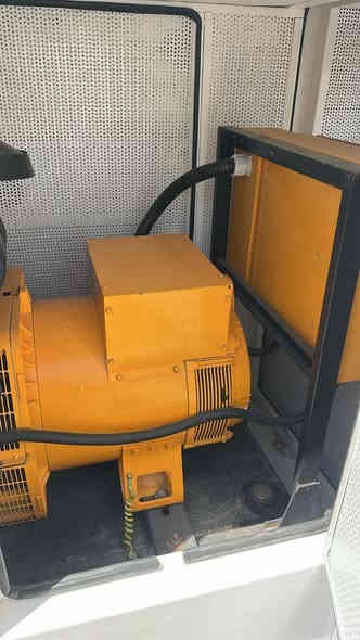 🔹 للبيع مولدة بيركنز  أصلية –🔹
💪 القدره:80  كيفي
راس التوليد : لوري سومر فرنسي اصلي ✅
محرك بيركنز اصلي ✅

⏱️ عدد ساعات التشغيل: 3279ساعة فقط !✅
🔇  نسبة الكاتم:100%سوبر  سايلنت 
 
المنشأ: صناعة انكليزي  أصلي✅
ضمان تشغيل ✅
وضمان محرك ✅

تنبية ‼️
يتوفر لدينا مولدات 
✅مستعمل .
✅جديد زيرو .
✅تأجير مولدات  كافه الاحجام .
⸻

🔧 خدمات ما بعد البيع:
 • ✅ ضمان تشغيل فعلي عند التسليم
 • ✅ ضمان على المحرك
 • 🔄 خدمة استبدال المولدات القديمة
 • 🧰 مراوس مولدة متوفرة حسب الطلب
 • 👨‍🔧 خدمة صيانة ودعم فني متواصل

⸻

📍 الموقع:
بغداد – الكرادة – شارع 52 – كمب سارة

📞 للتواصل والاستفسار:
[***********] اسيا 

⸻

⚡ معرض الأخوين – ثقة تُشغِّل حياتك ⚡
