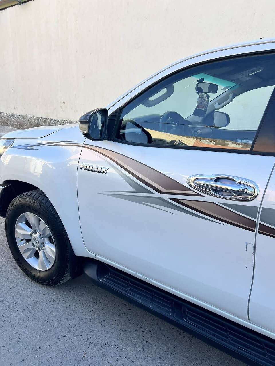 سلام عليكم بيكم فوريل مديل ٢٠١٧ البيع  بغداد وتو ***********
