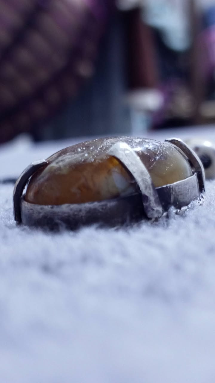 السلام عليكم
داودي  قديم 
معى جزع   
السعر خاص


**إذا كنت صاحب هذا الإعلان وتريد حذفه لأي سبب، رجاءا أرسل رسالة إلى الدعم الفني**