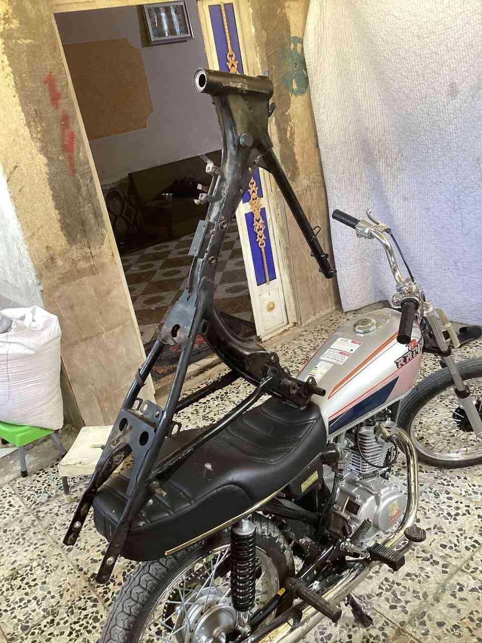 كلك كلك كلك  شاصي كلك امتياز مديل ٢٠ شيال زغير بلادي مامحور بعده بصبغ الشركة سعره ٩٠ بي مجال قليل 
العنوان ناصرية مركز متواجد خاص او تتصل ع الرقم ***********
