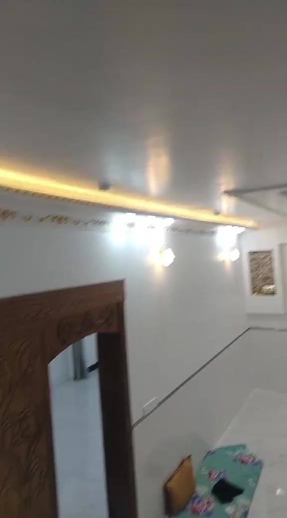 🏡 للبيع – بيت زراعي بناء حديث 2024
📍 الموقع: طريق السنية قرب حسينية أم البنين – عمود 676
▫️ يبعد حوالي 500 متر عن الشارع العام
▫️ قريب جداً على التبليط
📐 المساحة الكلية: 330 متر
🏗️ مساحة البناء: 180 متر
🌳 الباقي حديقة
✅ كونكريت مسلح
✅ ستارة كاملة
✅ بناء حديث وجاهز للسكن
✅ طابو زراعي
🔹 يتكون من: 🛏️ غرفتين
🍽️ مطبخ كبير
🛋️ استقبال
🏠 صالة
⬆️ طابق فوك وجوه
💰 السعر: 65 مليون قابل للتفاو
📞 للاستفسار خاص أو الاتصال على الرقم ***********
