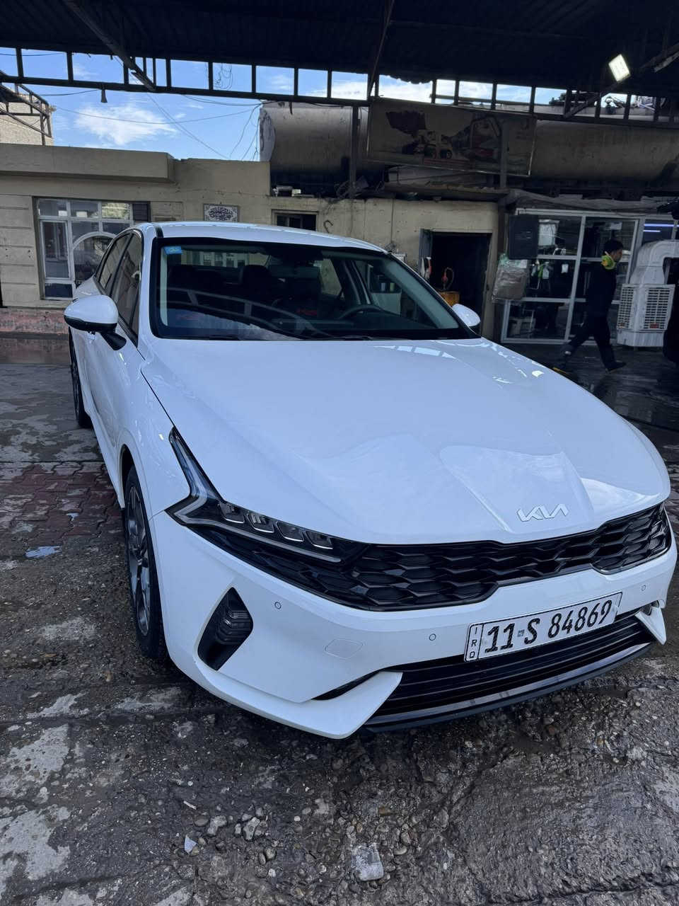 السلام عليكم كي 5 2022 خليجي ضمان الدولي
كفاله عامه بيه طخه زغيره بل باب الخلفي
ماشيه 700000الف
محرك 2000 دوش
بصمه
حساس امامي خلفي
كامره دواره
مري ترحيب
كشنات جلد 
تخم تاير جديد
رقم بغداد انكليزي
السعر 192 وبيه مجال حك العمله 
*********** حسين
