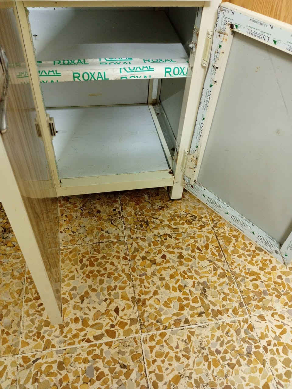 كونتر للبيع ابو الحوض مابي شي نظيف ب70 الف وبي مجال بسيط


**إذا كنت صاحب هذا الإعلان وتريد حذفه لأي سبب، رجاءا أرسل رسالة إلى الدعم الفني**