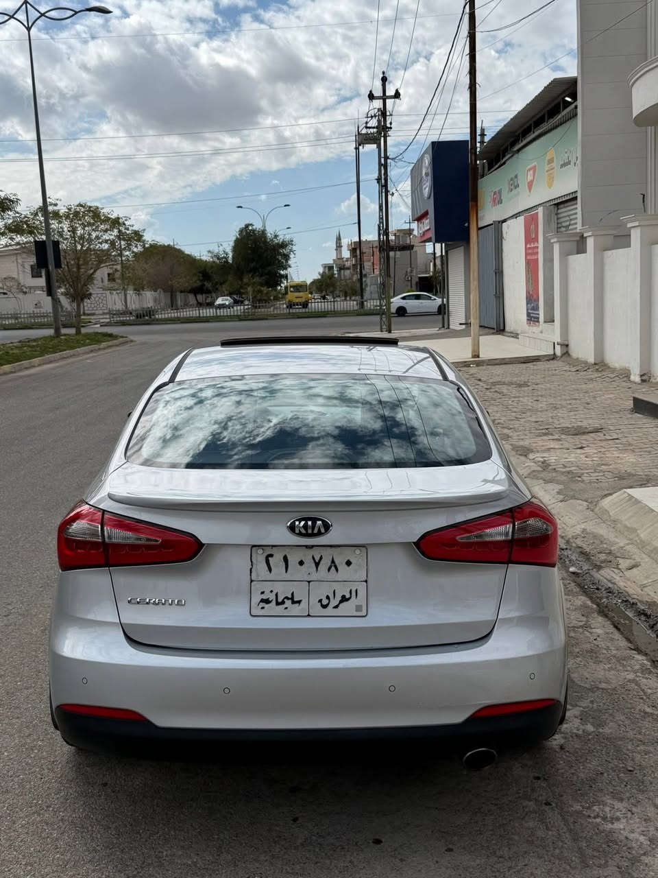 سيارة سيراتو خليجي 2015 
شرط كير محرك صدر امامي خلفي جاهزها اربعه تايرات جددت فول موصفات بيها باب كلير اثر شخوط وباقي سياره على وضع شركة ماشيه قليل سنويه وهزه جديد تحويل مباشر سعر 133
***********
لبيع سيارات :: Anas 
#سيارات #بيع #معرض #شراء

🖱️ملاحظه ::كل يوم انشر سياره تابعني 🖱️
