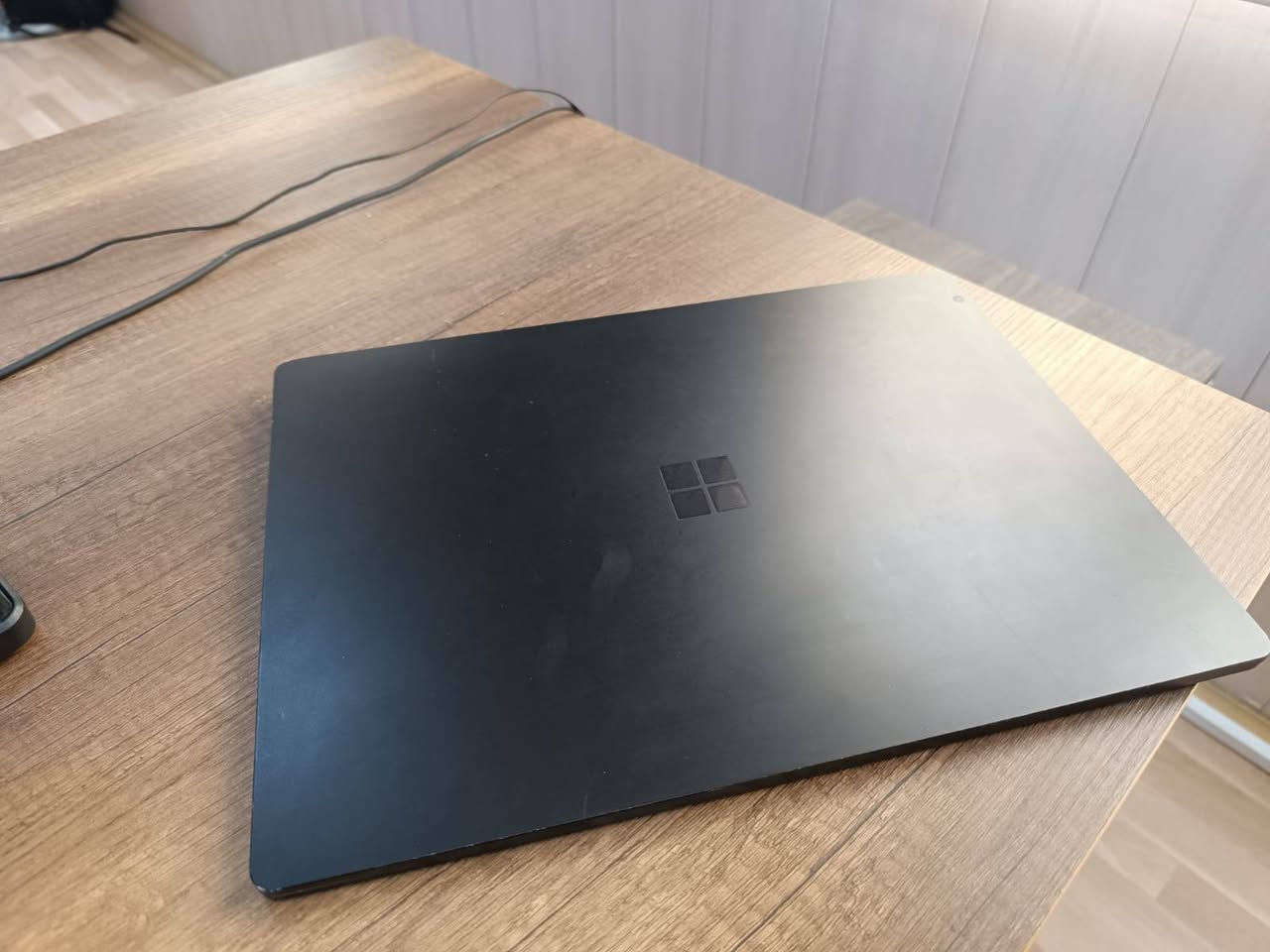 #وارد_امريكا_حصرا
#رام_32_هارد_واحد_تيرا💪
💻✨ Microsoft Surface Laptop 4 — شاشة 15 إنج ✨💻

جهاز يجمع بين التصميم الفاخر والأداء القوي… خيار مثالي للعمل، الدراسة، والاستخدام الاحترافي اليومي 🔥

✅ المعالج: Intel Core i7 — الجيل الحادي عشر
✅ الشاشة: 15 إنج — دقة 2K — تقنية IPS — لمس (Touch)
✅ الذاكرة: 32GB RAM
✅ التخزين: 1T SSD فائق السرعة
✅ كرت الشاشة: Intel Iris Xe Graphics 
16GB
✅ شاشة لمس أصلية تدعم القلم

💎 الحالة: وارد امريكا — غير مستعمل بالعراق
النظافة ممتازة جداً

🔋 البطارية: قوية وعمر استخدام ممتاز

💰 السعر: 850.000 دينار عراقي فقط

🎁 هدايا مجانية: حقيبة + ماوس
🚚 التوصيل مجاني لجميع المناطق

🛡 الضمان:
✅ فحص وتجربة كاملة أمام المندوب
✅ ضمان استخدام لمدة 10 ايام (أي خلل مصنعي يتم استبدال الجهاز بنفس الموديل)

📌 جهاز أنيق وعملي جداً… مناسب للموظفين، الطلبة، وأصحاب الأعمال اللي يحتاجون أداء سريع مع شكل راقي 

#دكان_للحاسبات_عنوان_المصداقية_دائما


**إذا كنت صاحب هذا الإعلان وتريد حذفه لأي سبب، رجاءا أرسل رسالة إلى الدعم الفني**