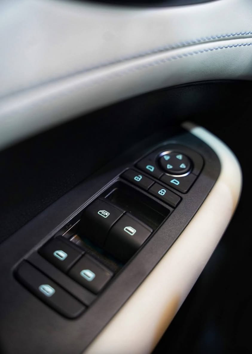 BYD 2025
Seal 5
ماشية 5000 فقط على وضع الشركة 
مكفولة كفالة عامة من الشخط والبارد والصبغ 
رقم بغداد بأسمي تحويل مباشر
السعر جدا مناسب
مكاني بغداد حي الجهاد او العامرية
للاستفسار/ *********** متوفر واتساب
