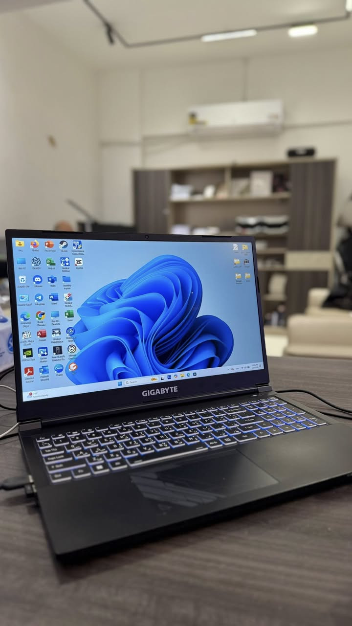 لابتوب كيمنك للبيع بسعرر متحصل مثله بعد
Gigabyte G5 kf
معالج i5 12500 H
كرت شاشه 4060 rtx
رامات 16 
التخزين M.2 512 gb
شاشة 15.6 fhd 144hz 
اللابتوب جداً نضيف شخط مابي و من ناحية القوه ف لابتوب جبار بالمونتاج و الكيمنك 
السعر : 850 الف و مستحيلل تحصل هيج مواصفات بهذا السعر 
موجود ماسنجر و واتس
رقمي : ***********
