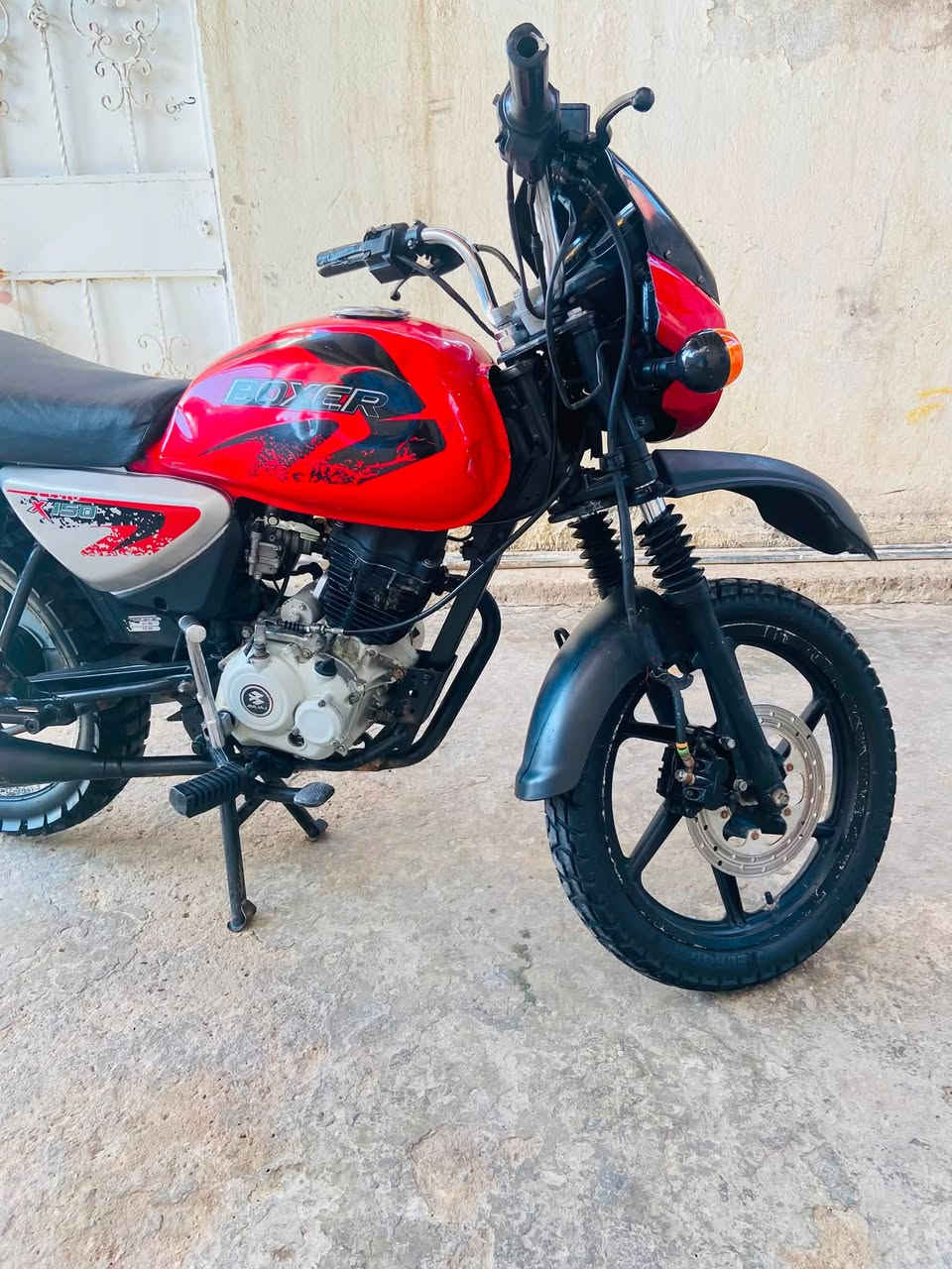 سلام عليكم 
 بوكسر موديل ٢٢ طالعه بل ٢٣ الدراجه اوراقها ظايعه اكفلها سرقه حلال حرام تأخذها من بيتي 
الدراجه مكينه خرسه الكهربائيات  تخم تاير جديد كلها شغاله مامشتغله دليفري 
السعر ٩٥٠ وبيها مجال 
العنوان بغدادً نهايت حي اور 
الاستفسار ***********
