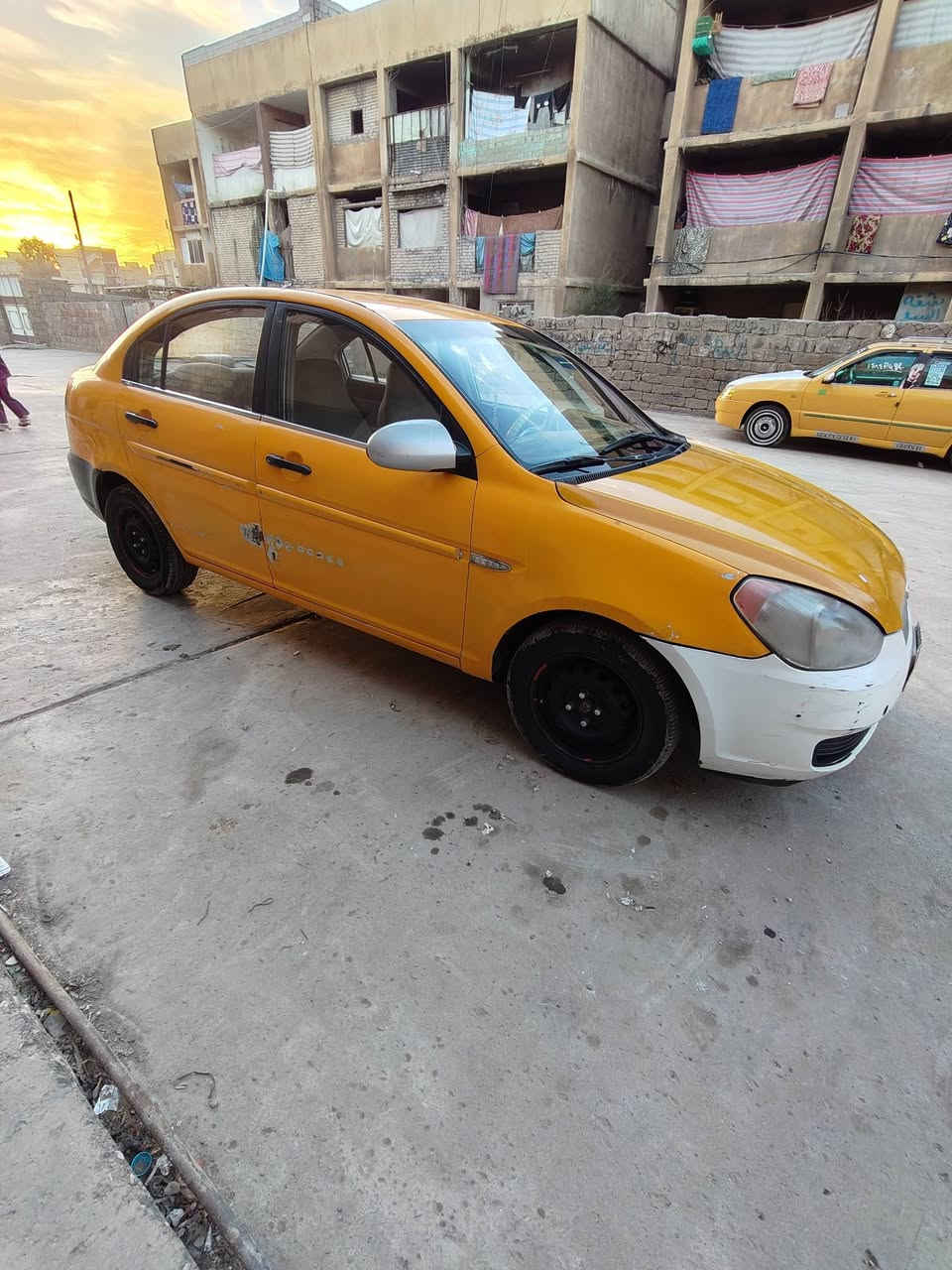 ابيع نقد بس.. اكسن خليجي.. كير ومكينة ما مفتوحة بعد.. كابون موجود صاحبهة بل موصل شرط التحويل سياره جديده طك معنى الكلمة كلهة شرط شرط شاشة طخم تايرة جديده طخم جديد دواخلهة جديده سياره بدون ضرر فقط 4اصابع بل مصطرة موجود الصورة والباقي كلهة شرط وين ما يعجبك روح جيك سياره جديده طك.. السعر 83وبيها مجال شي بصيط مكان الايمن شقق اليرموك ***********..
