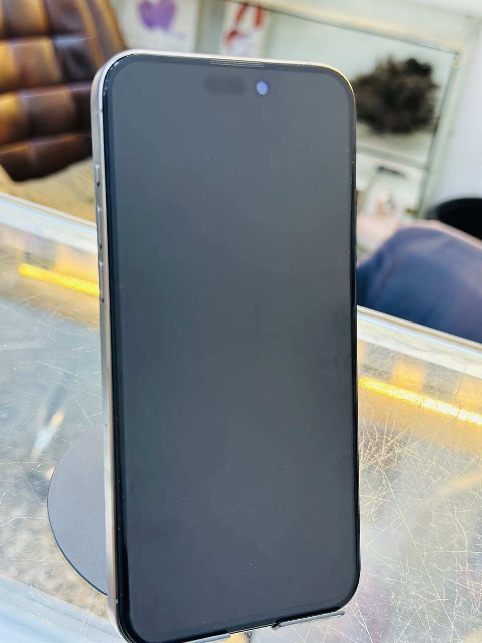 سلام عليكم ايفون 15 برو ماكس مستبدل شاشة او بطارية نوعيات مضبوطة اجهاز علة ايدي فاتحة السعر 650 مكاني بغداد الحسينية رقم *********** توصيل موجود
