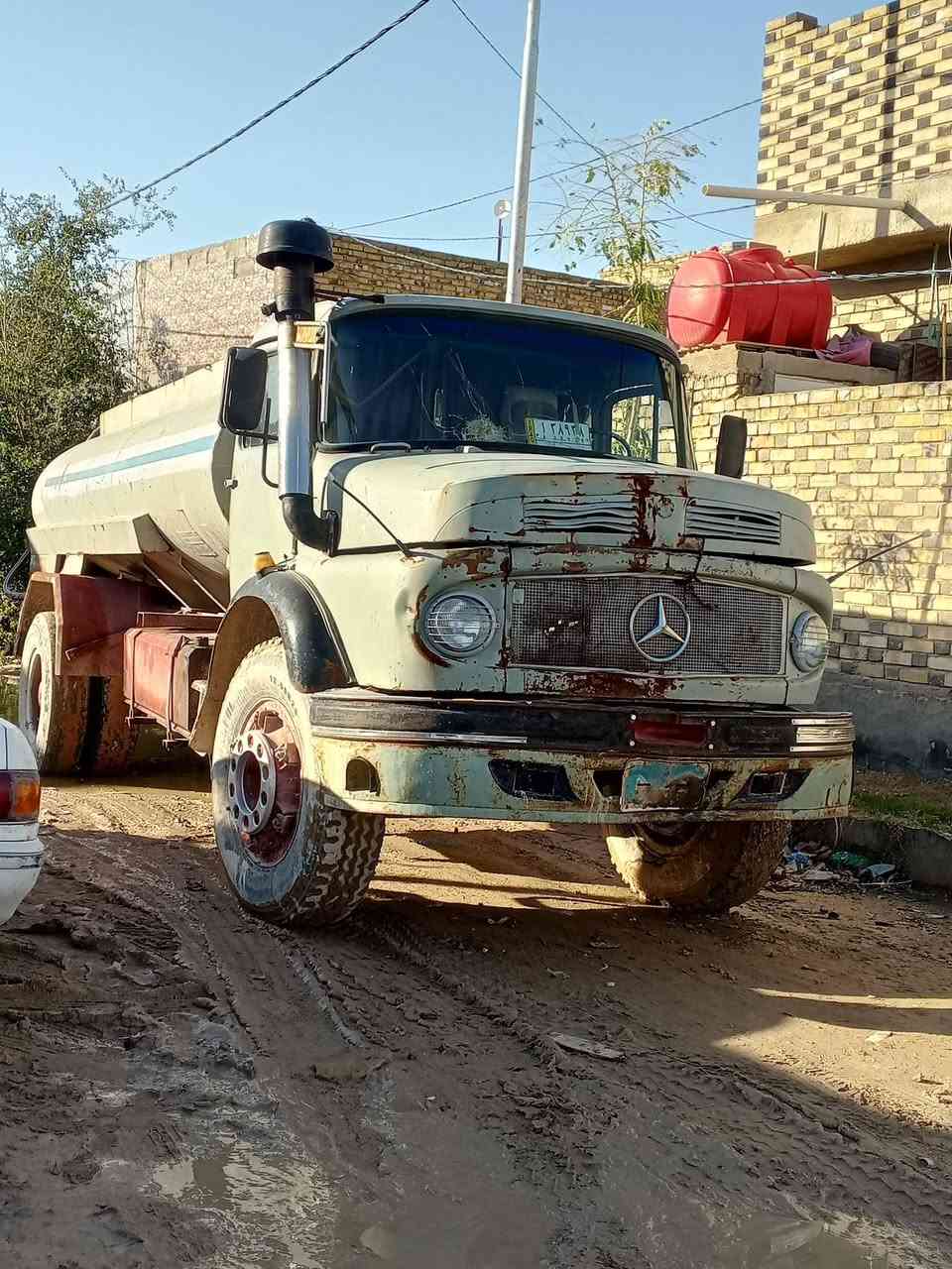 سلام عليكم للبيع اقجم موديل قديم محدثه كله 80 بس الشاصي مامحدث رقم نينوى ألماني  مشروع وطني مداور ثاني يوم ***********
