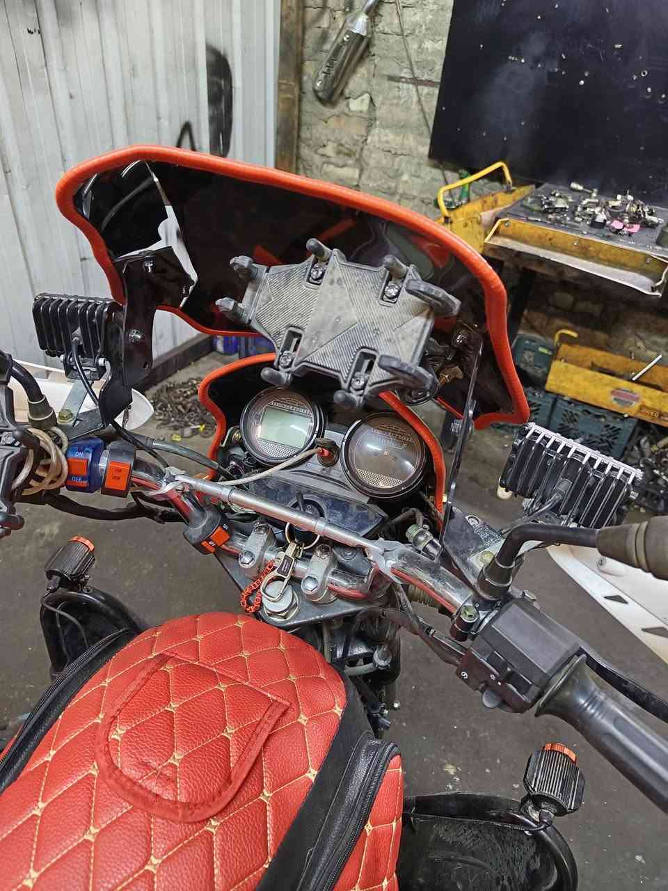 بوكسر للبيع موديل 22
رقم وسنوية بغداد بأسمي مجفته تجفيت شركة مصار اسبوع بيها 
لايت زنون
بروجكترات
بگ لايك لد
اشاير لد
دشبول الكتروني
زوج تايرات جدد 
السعر ب 2050 مليونين وخمسين بيها مجال مكاني بغداد الغزالية
*********** موجود واتساب
