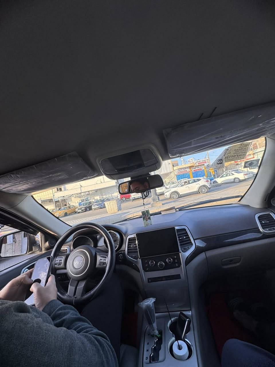 جيب لاريدو  12 نص فول والسونار موجود مع الصور رقم بغداد السيارة في ميسان وراعيها يمي بالعمارة 
170 وبيها مجال قليل 
***********
