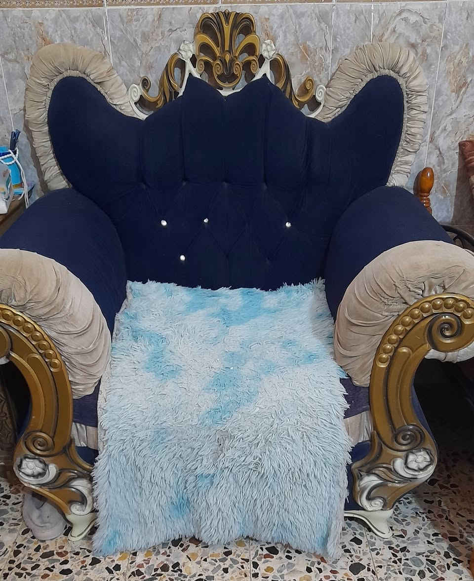 للبيع تخم 7 مقاعد 4 قطع ب90 وبيه مجال


**إذا كنت صاحب هذا الإعلان وتريد حذفه لأي سبب، رجاءا أرسل رسالة إلى الدعم الفني**