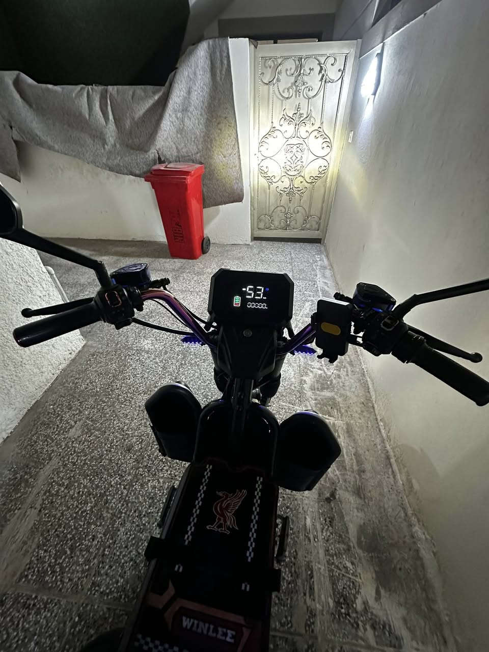 سلام عليكم عيني دراجه شحن للبيع winleeسرعتها ١٠٠الدراجه حلوه ونضيفه بصمتها شغاله2025 الدراجه البطاريات شغاله ونضيفات الدراجه مماشيه هواي وتجي تشوف بعينك النضافه شنو تنشاف وتنسمع الدراجه حلوه كلش البطاريات٦ كبار  الدراجخ عمليه وبيها بك R
دبل اشاره خلفي امامي بريكات دهن دسكات هايدروليك الدراجه عمليه كلش سبب البيعه اخذت سياره الدراجه حلوه كلش وبلعافيه يعني صدك بلعافيه عل شراي المكان حي الجامعه السعر ٦٠٠ الف وبيها مجال للشرايه وتدللون 
***********
