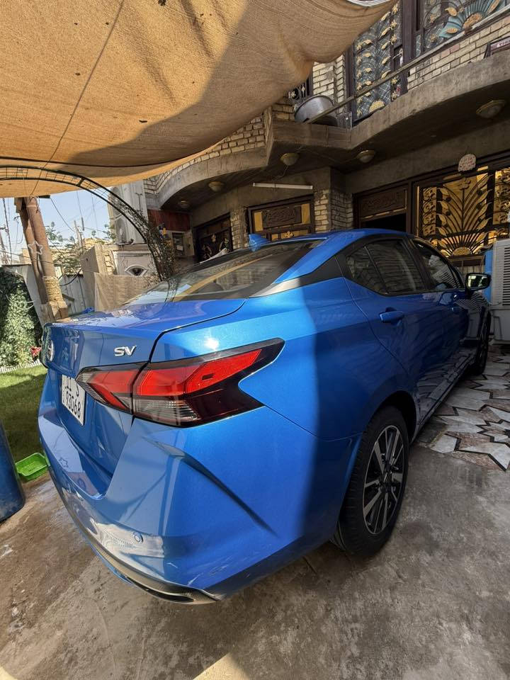 🚗 للبيع: نيسان فيرسا (Nissan Versa) موديل 2021
المواصفات والأنظمة الذكية:
 المحرك: 1600 دوش (DOHC) اقتصادي ونشط.
 الفئة: فول مواصفات.
 التشغيل: بصمة (دخول وتشغيل ذكي).
 الممشى: 58 ألف ميل.
 الأمان: رادار، نظام كشف النقطة العمياء (Blind Spot)، حساسات.
 الحادث: جاملغ وبنيد فقط.
  (بدون دواخل)، شواصي ولغود مكفولة وبشرط الفحص.
 الجاهزية: سيارة جاهزة من كلشي (كير، مكينة، صدر، تبريد ثلج) 
 السعر المطلوب: 113 ورقة ($11,300) وبيها مجال للشراي الطيب.
 المكان: بغداد - الزعفرانية.
  (رقم الهاتف): ***********
