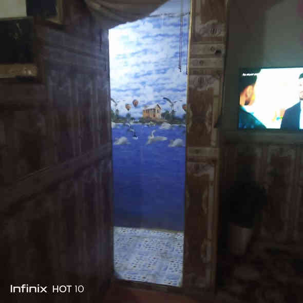 بيت للبيع

 رقم بلدي مسجل في البصرة منطقة العينة خلف المحكمة قرب الاربع شوارع 
مساحة البيت/ 100 متر 
الواجهة 5 متر والعرض 20 متر 
مكونات البيت/ طابقين
 الطابق الاول، غرفة نوم+ صالة+ استقبال+ مطبخ + صحيات 
الطابق الثاني مكامل ع النص باقي + سقف البيت كونكريت
سعر البيت/ 55 مليون وبيهه مجال 

اي استفسار الاتصال على الرقم التالية او مراسله على الواتساب ***********
