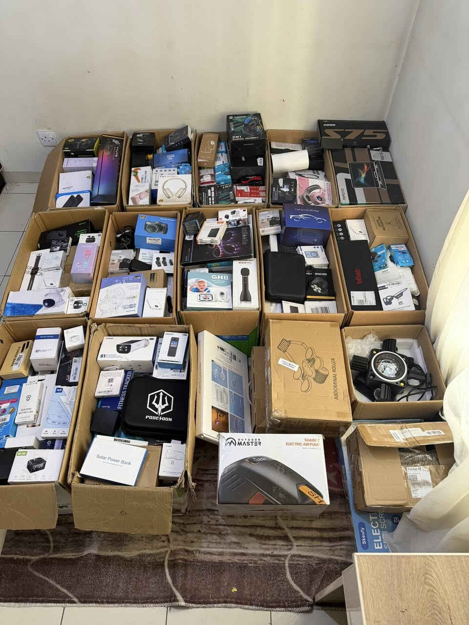 صلو على النبي اخوان 
هاي اخر بضاعة امزون الالكتروني بريطاني Uk اشتريتها قبل لا يصعد سعر الامزون قبل فترة 
وبسبب عدهم التفرغ وصعود الاسعار قررت ابيعها شلعة كاملة بسعر الجملة
غراض خير من الله بور بنك وسماعات ومكاين وكامرات وكلشي يطلع 
العنوان بغداد
التواصل حصرا واتساب: ‭***********‬
